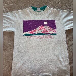 Vintage Mt. Rainier Heavyweight Graphic T-Shirt - Large